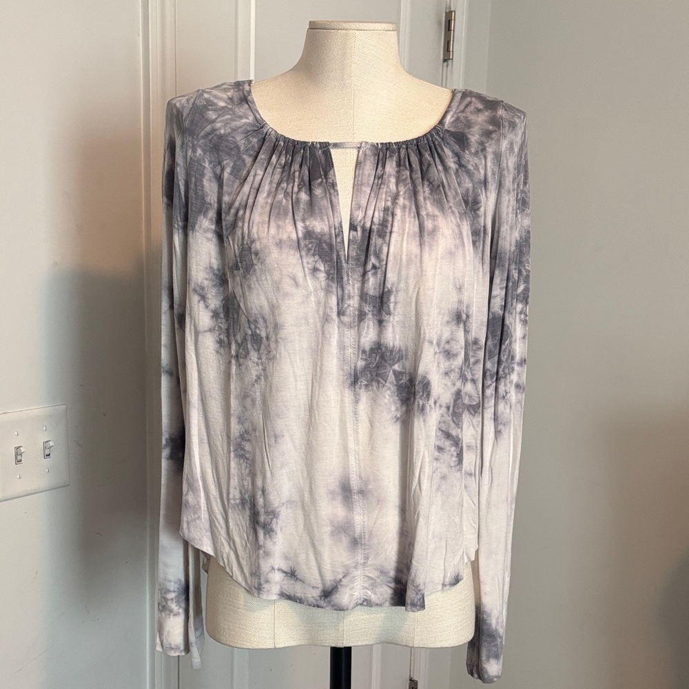 American Eagle Outfitters Black and White Tie-Dye Blouse